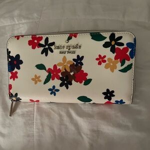 🌸 Spade New York Wallet: GUC